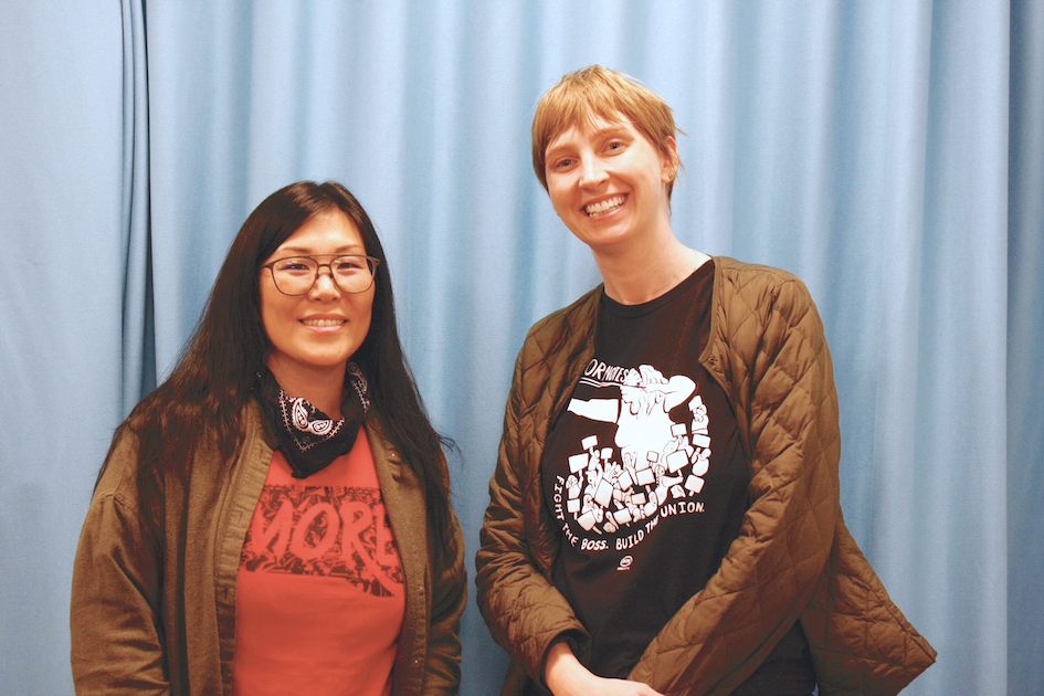 Foto som visar två personer;Jia Lee från Movement of Rank-and-File Educators och Sarah Hughes från Labor Notes.