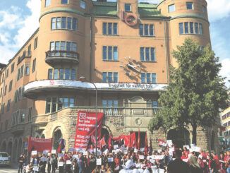 Manifestation till försvar för strejkrätten 2018, utanför LO-borgen i Stockholm.